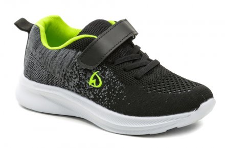 Letní vycházková rekreační obuv typu tenisky se zalepováním na suchý zip, vyrobená z textilního materiálu.