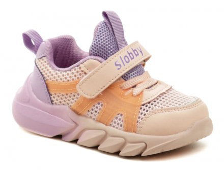Dětská letní vycházková obuv se zapínáním na suchý zip, vyrobená z kombinace textilního a syntetického materiálu.
