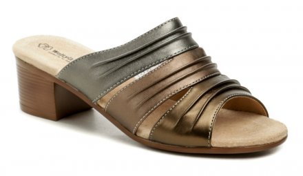 Dámská letní vycházková obuv s volnou patou i špicí na mírném podpatku, vyrobená z kombinace syntetického materiálu a přírodní kůže.