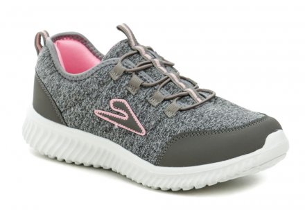 Letní vycházková rekreační obuv typu tenisky, vyrobená z textilního materiálu.
