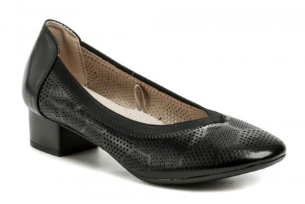 Dámská celoroční vycházková obuv na nízkém podpatku, vyrobená z kombinace syntetické a přírodní kůže.