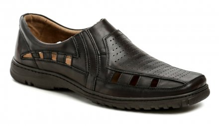 Pánská nadměrná letní vycházková obuv typu mokasíny. Obuv je vyrobená z pravé přírodní kůže.