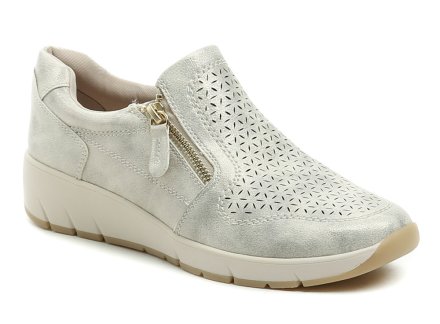 Dámská jarní obuv Jana šíře H vycházková obuv typu mokasíny na klínku. Boty jsou vyrobené ze syntetické kůže.