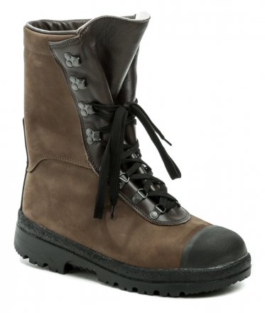 Pánská zimní kotníčková vycházková a pracovní obuv na šněrování s ochranným gumovým krytím na špici. Obuv je vyrobena z pravé přírodní kůže s voděodolnou membránou Sympatex, vnitřní část je vybavena kožíškem z pravého berana.
