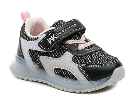 Dětská celoroční vycházková obuv typu tenisky se zapínáním na suchý zip. Obuv je vyrobená z kombinace syntetické kůže s textilem na svršku a uvnitř kombinace přírodní kůže a textilu. Podešev obuvi bliká barevnými LED diodami.