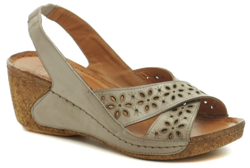 Karyoka 2267 béžové dámské sandály na klínku | ARNO.cz - obuv s tradicí