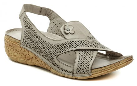 Dámská letní vycházková nazouvací obuv na mírném klínku s volnou špicí na pásek kolem paty, vyrobená z pravé přírodní kůže.