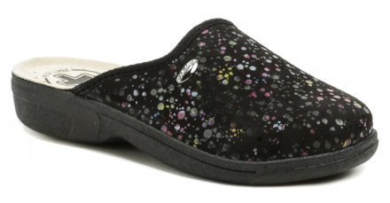 Dámská celoroční přezůvková nazouvací zdravotní obuv na mírném klínku, vyrobená z pružného textilního materiálu vhodného pro chodidla s haluxy a stélkou z textilního materiálu.