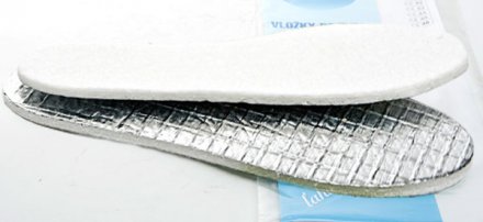 Pánské zimní stélky pro vložení do obuvi, vyrobená z kombinace syntetického pěnového materiálu s textilním filcovým materiálem. 
