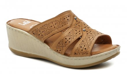 Dámská letní vycházková obuv typu nazouváky. Obuv je vyrobená z pravé přírodní kůže.