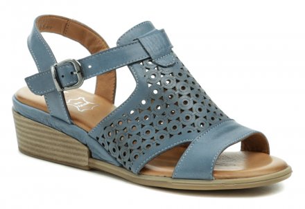 Dámská letní vycházková obuv typu sandály se zapínáním na pásek se sponou. Obuv je vyrobená z pravé přírodní kůže.