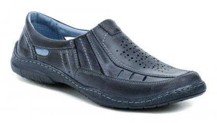Pánská nadměrná letní vycházková obuv typu mokasíny vyrobená z pravé přírodní kůže.